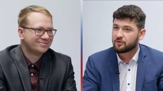 Volby 2025 #04 – aktuální průzkumy a hosté Matěj Gregor (Motoristé) a Vítek Prokop (Stačilo)