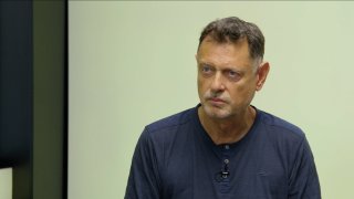 „Když bitcoiny ukradnete, tak vám prostě nepatří. Soudce Uhlíř chtěl říct pravdu, proto skončil. Pekarová už hraje jen pro kamery, za naše miliony, je to hanba.“ – Vadim Petrov