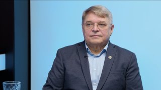„Motol není jen Ludvíkovo selhání – mafie je rozbujelá, systém napojený na strany. Vláda straší, ale peněz je ve zdravotnictví dost.“ – Jan Síla
