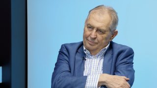 „Je to praní špinavých peněz. Miliarda za předčasné propuštění a návrat bitcoinové peněženky je čirá mafie. Premiér to věděl. Je to na pád tří vlád.“ – Miloš Zeman