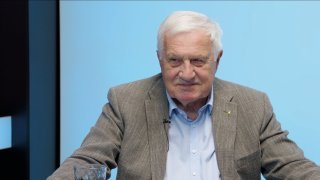 „Bitcoinová kauza je vládní debakl, který nemohl vzniknout bez vědomí premiéra. Byli přesvědčeni o nedotknutelnosti. Baxa statusem umělce oživuje artefakty z komunismu.“ – Václav Klaus