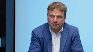 „Hrozí blackout a kolaps dodávek elektřiny. Uhelné elektrárny nesmíme vypnout. Za drahé energie nese odpovědnost Fialova vláda. Ruský plyn k nám stále teče.“ – Pavel Janeček