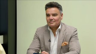 „Pavel nemá co komentovat dopravní nehodu, to nedělal ani Husák. Jede nepřiznanou kampaň. Ústavní soud se politizuje víc a víc.“ – Petr Holec