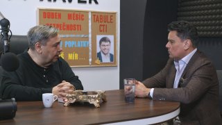 Televizními poplatky za mír! Doník nebo přítel barmských žen?