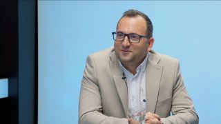 „Petr Pavel je kariérista a převlékač kabátů. Superhrubá mzda byla hrozný podfuk. Zahraniční politiku určuje vláda, tak to máme v Ústavě.“ – Thomas Kulidakis