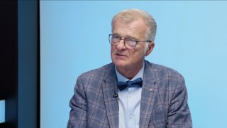 „Írán chce uzavřít průliv, aby vyprovokoval okolí proti Izraeli a USA. Konflikt postihne i EU, hrozí chudoba. Za drahou elektřinu může vláda.“ – Ivan Noveský