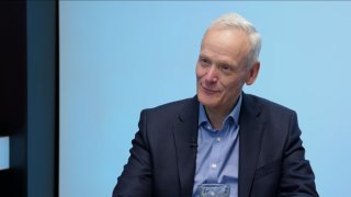 „Boj o televizní poplatky je prkotina. Pro případ napadení Česka musíme změnit Ústavu. Na Ukrajině to bude mír za území.“ – Cyril Svoboda