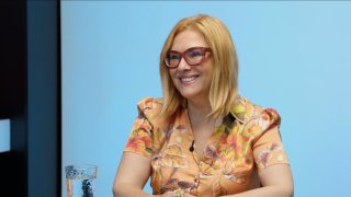 „Pavel nemá mít na summitu NATO projev, nemá ani rozhodovací právo, jeho delegaci ale platíme z daní. Jsem pro zákaz mobilů ve školách.“ – Zuzana Majerová