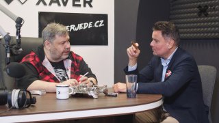 Jaňulko, prosím tě! Fotbal nebo knihovna? Kdo manipuluje?