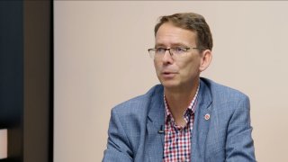 „Nesvéprávná EU nevyjednala vůbec nic. Padesátiprocentní celní sazba na hliník a ocel zabolí. Je to diktát. Katar uvalí vývozní cla na plyn.“ – Petr Drulák