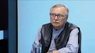 „EU jedná hystericky. Představa ruského útoku na Polsko či Česko je fantasmagorie. Trump vystřelí, stáhne se, znovu vystřelí, hlavní cíle zakrývá.“ – Oskar Krejčí