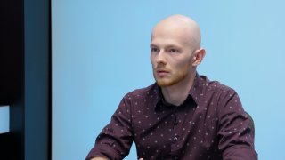 „Do Ruska nemůžu ani na pohřeb, zavřeli by mě. Feminismus podporuji, kvóty pro ženy odmítám. S Rajchlem nesouhlasím, ale oceňuji jeho debatní schopnosti.“ – Timofej Kožuchov
