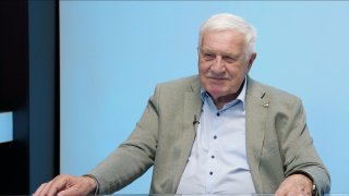 „Pavlovo přirovnání debaty o médiích k okupaci je nehoráznost. Evropští lídři udělají vše, aby zabránili jednání o Ukrajině. Zeman je nenasycený, rád by znovu kandidoval.“ – Václav Klaus