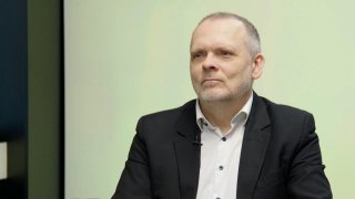 „Rakušan se nic nenaučil, Dozimetr je největší polistopadovou kauzou. Chaos je Trumpova strategie. Z Krejčíře mají všichni respekt.“ – Miroslav Korecký