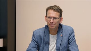 „Brusel každou krizi využívá k uzurpování pravomocí. Napadení člena NATO neznamená automaticky válku pro všechny. Ukrajina nemůže vyhrát.“ – Petr Drulák