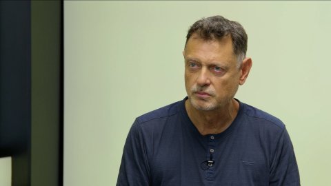 „Když bitcoiny ukradnete, tak vám prostě nepatří. Soudce Uhlíř chtěl říct pravdu, proto skončil. Pekarová už hraje jen pro kamery, za naše miliony, je to hanba.“ – Vadim Petrov