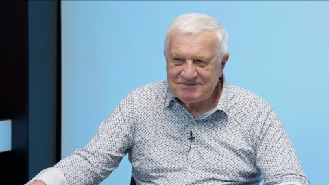 „Pavel směřuje k prezidentskému systému. Zvyšování peněz na obranu je zvyšování peněz na válku. Lidé v České televizi se považují za její majitele.“ – Václav Klaus