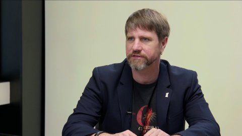 „Kdyby Trump zavadil prstem o Pavla, byl by to najednou ohromný úspěch. EK nasadí na sociální sítě neziskovku. Macinka se o Motoristech s Klausem nebaví.“ – Petr Kolář