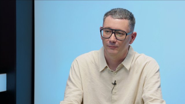 „Zrcadlo Západu je rozbité. Na válku si nelze zvyknout. Kandidaturu na prezidenta neplánuji, vyloučit ale nemůžu nic.“ – Jiří Ovčáček